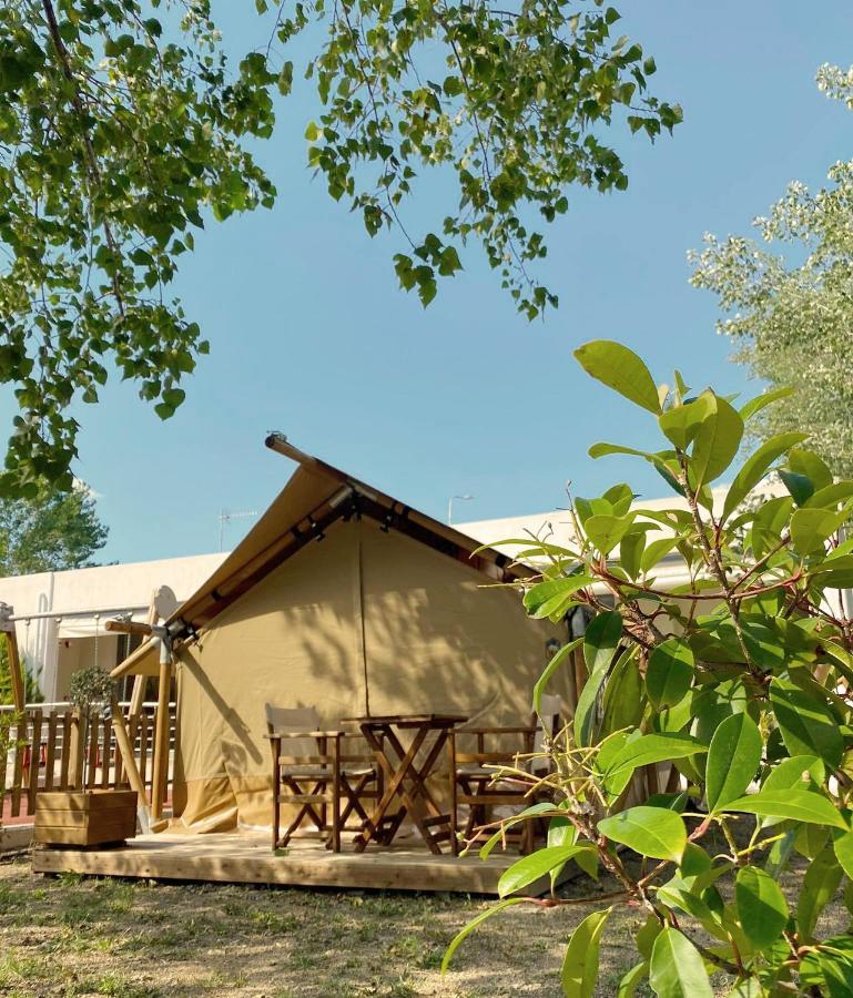 Mareleon Camping Ofrínion 外观 照片