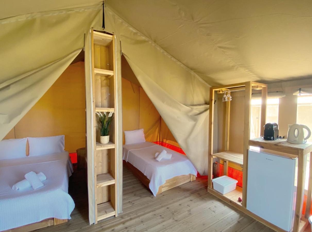 Mareleon Camping Ofrínion 外观 照片