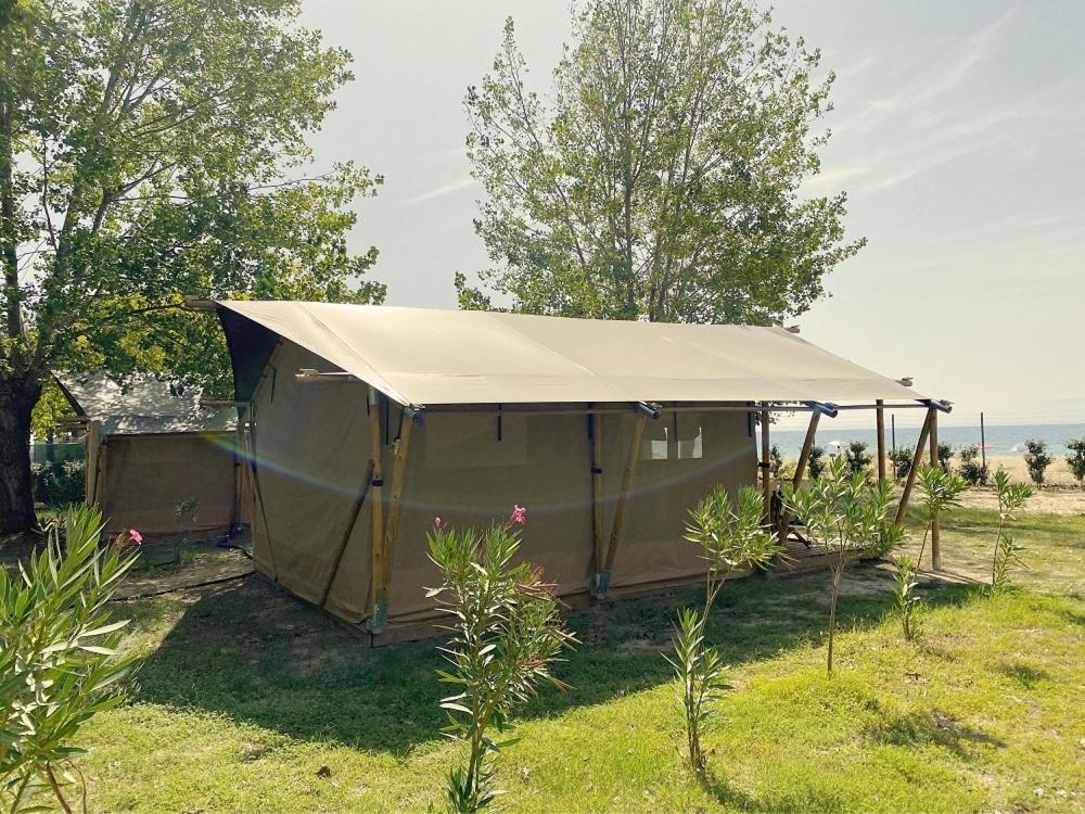 Mareleon Camping Ofrínion 外观 照片