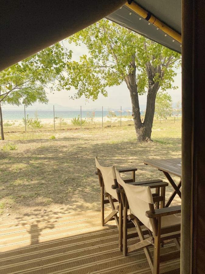 Mareleon Camping Ofrínion 外观 照片