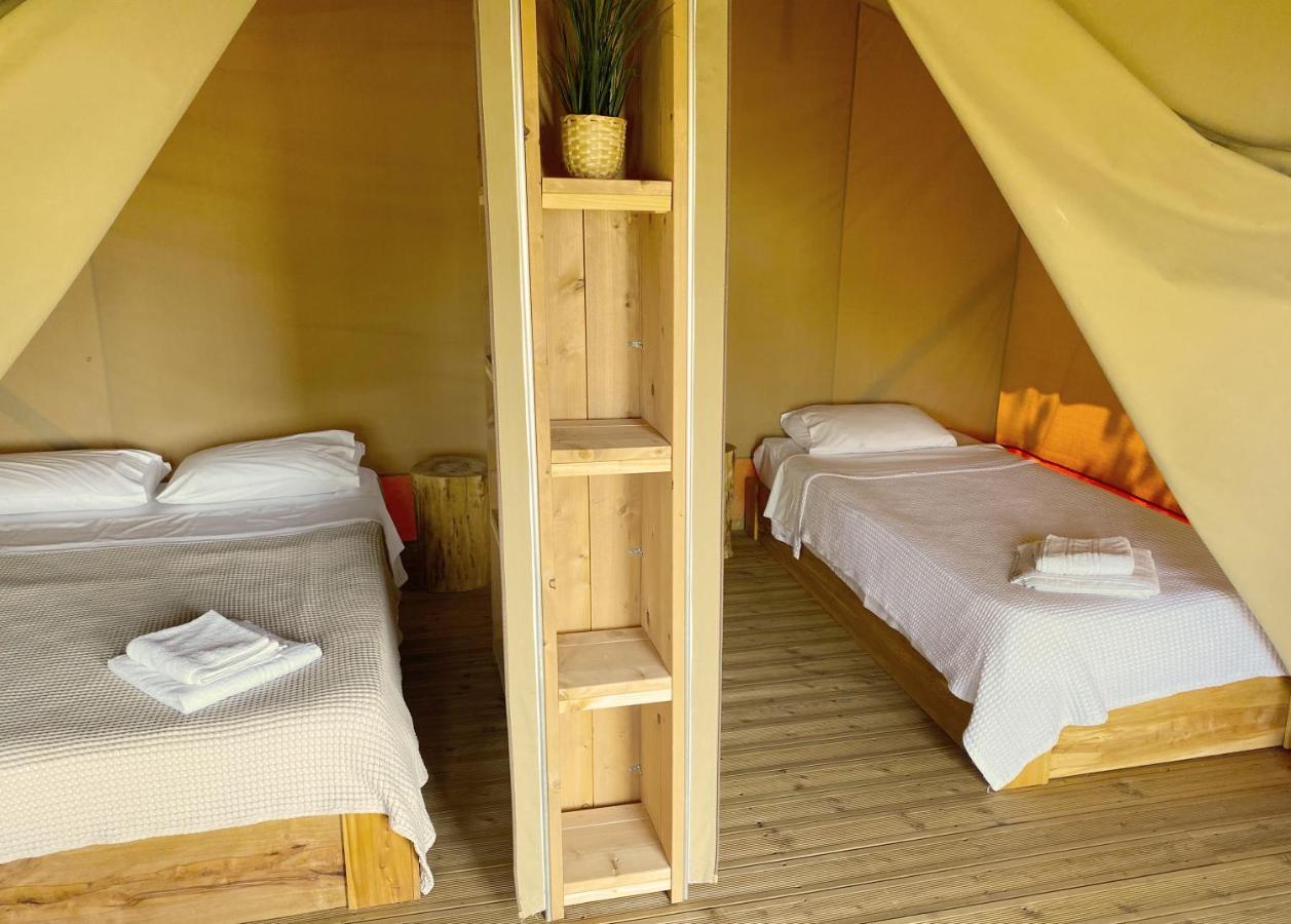 Mareleon Camping Ofrínion 外观 照片